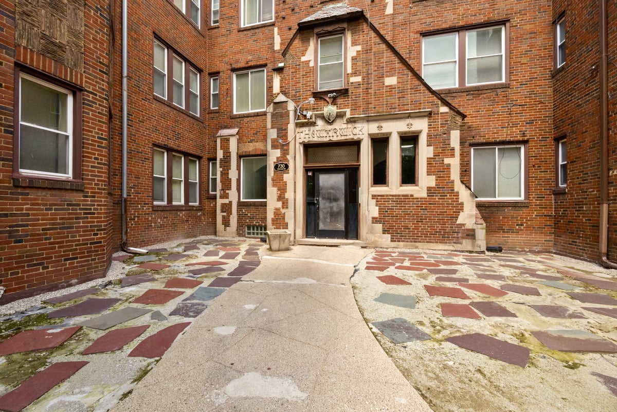 Warwick Apartments