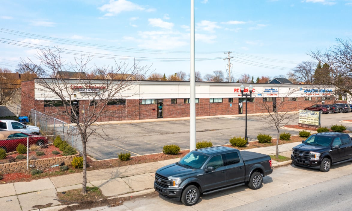 1400-1412 Eureka Rd For Lease