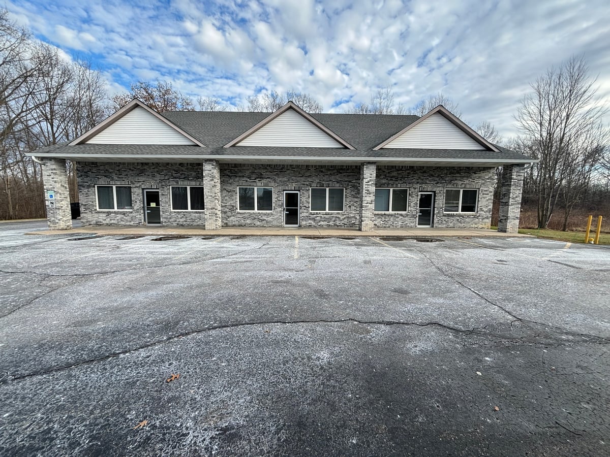 Linden Road Crossing For Lease