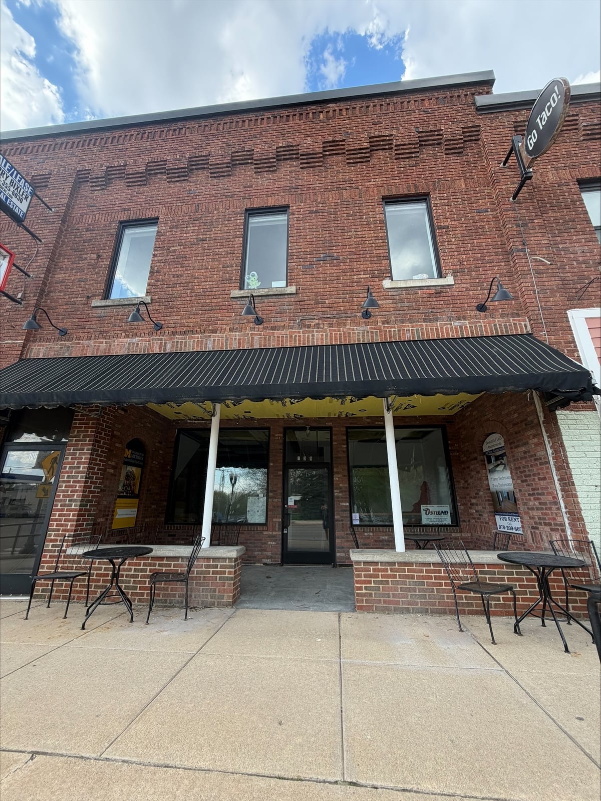 109 W Main St