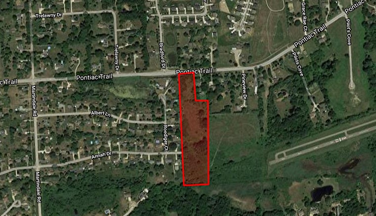 9 Acres Pontiac Trail